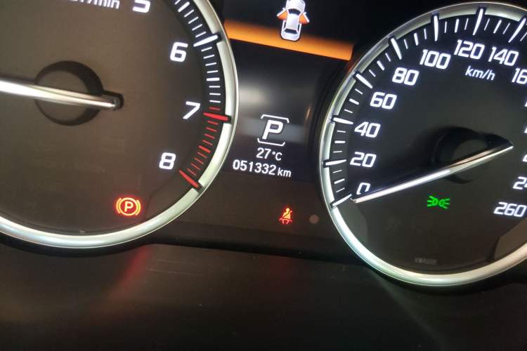 Used Acura TLX-L 2018 2.4L Comfort Edition Odometer Close Up