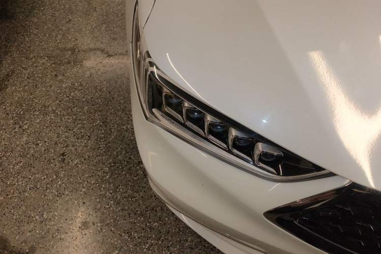 Used Acura TLX-L 2018 2.4L Comfort Edition Right Front Headlight