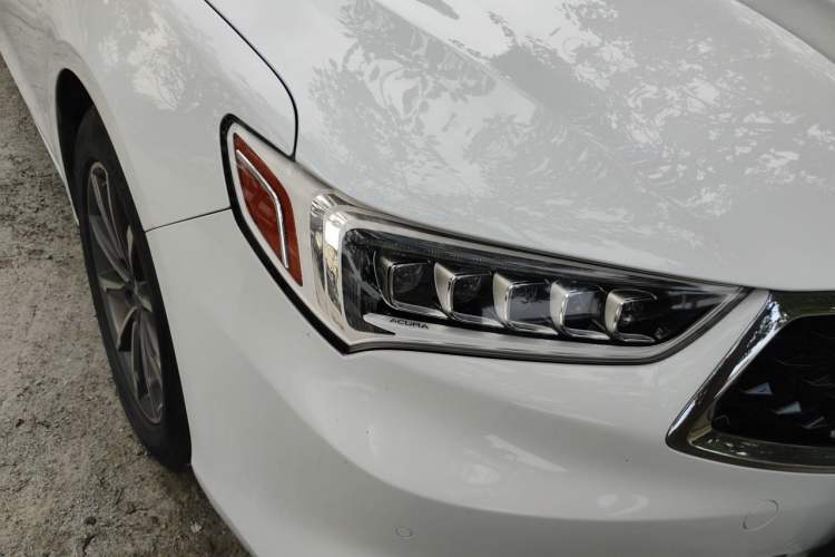 Used Acura TLX-L 2018 2.4L Enjoy Edition Right Front Headlight