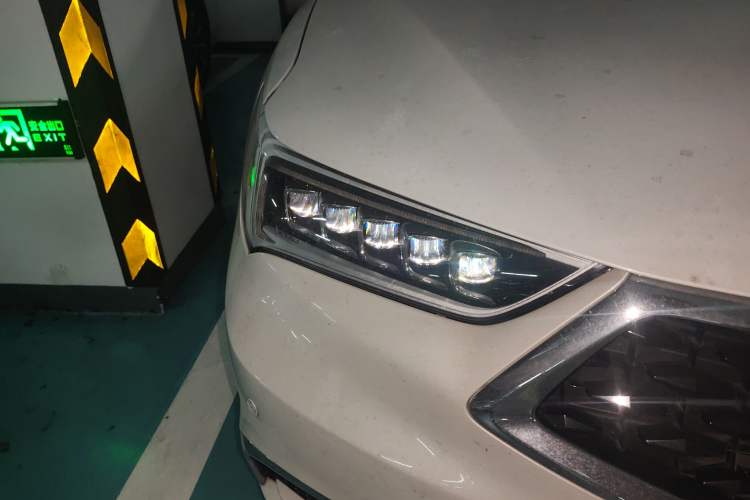 Used Acura TLX-L 2018 2.4L Comfort Edition Right Front Headlight