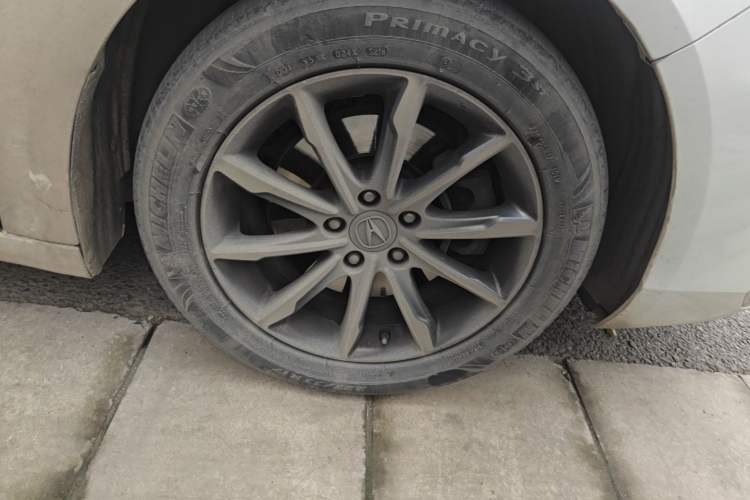 Used Acura TLX-L 2018 2.4L Comfort Edition Right Front Wheel Hub