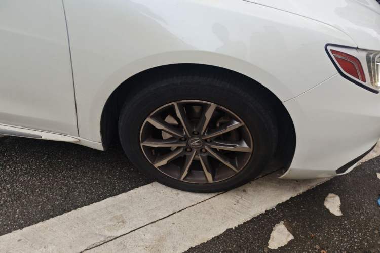 Used Acura TLX-L 2018 2.4L Comfort Edition Right Front Wheel Hub