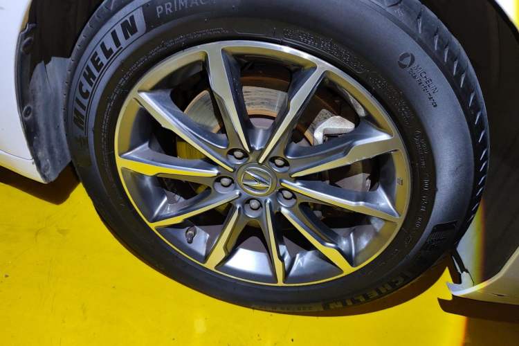Used Acura TLX-L 2018 2.4L Comfort Edition Right Front Wheel Hub