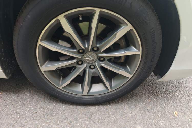 Used Acura TLX-L 2018 2.4L Enjoy Edition Right Front Wheel Hub