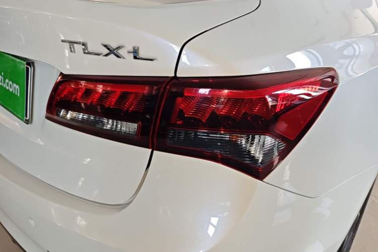 Used Acura TLX-L 2018 2.4L Comfort Edition Right Rear Taillight