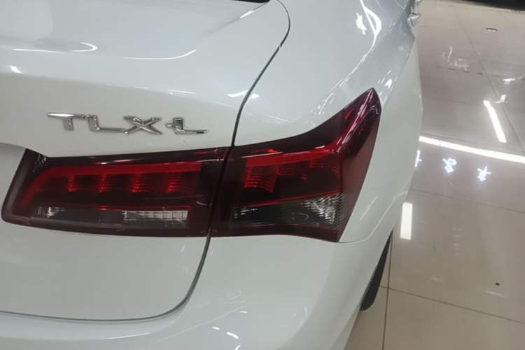 Used Acura TLX-L 2018 2.4L Comfort Edition Right Rear Taillight