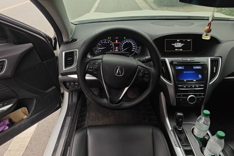 Used Acura TLX-L 2018 2.4L Comfort Edition Steering Wheel
