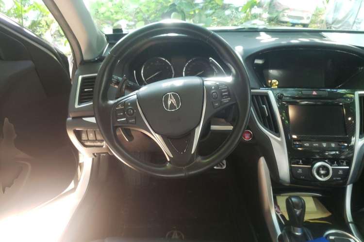 Used Acura TLX-L 2018 2.4L Comfort Edition Steering Wheel