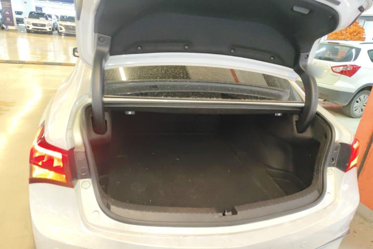 Used Acura TLX-L 2018 2.4L Comfort Edition Trunk