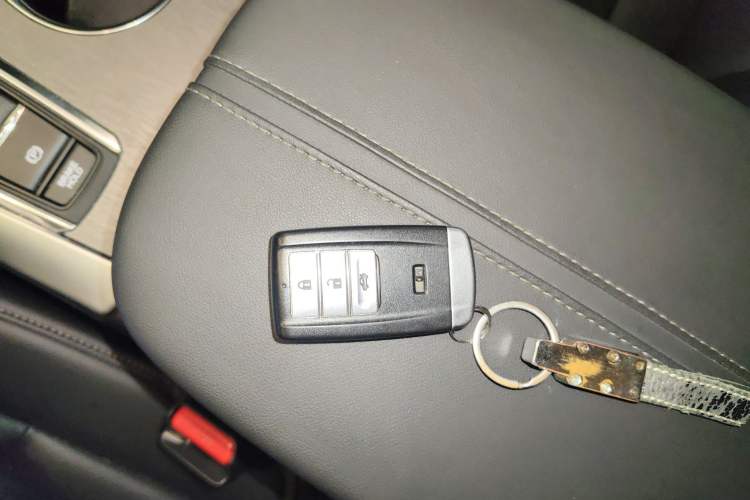 Used Acura TLX-L 2018 2.4L Comfort Edition Vehicle Key