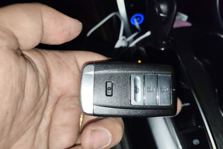 Used Acura TLX-L 2018 2.4L Comfort Edition Vehicle Key