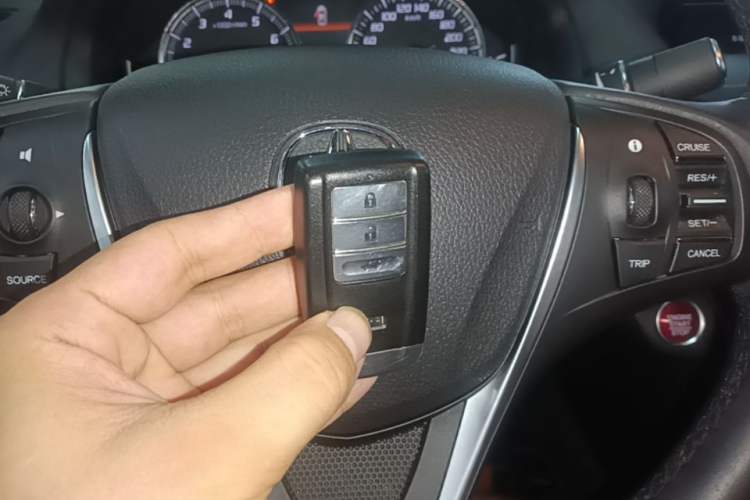 Used Acura TLX-L 2018 2.4L Comfort Edition Vehicle Key
