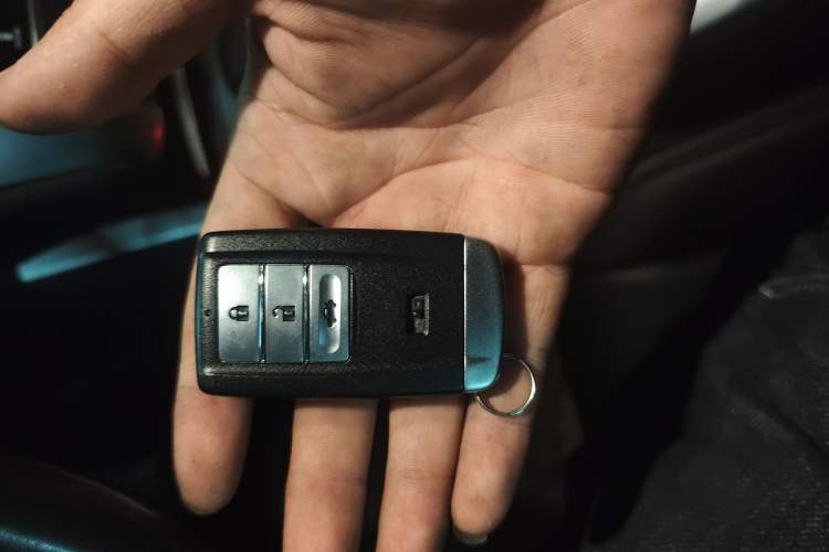 Used Acura TLX-L 2018 2.4L Comfort Edition Vehicle Key