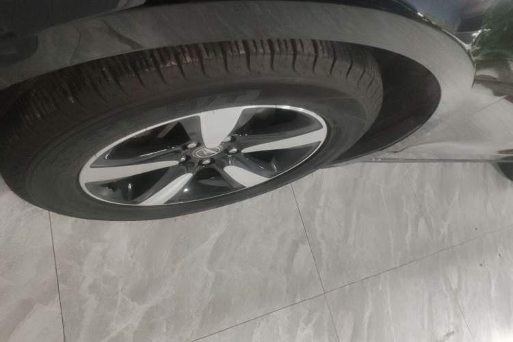 Used Acura ZDX 2012 3.7 Standard Edition Left Front Wheel Hub