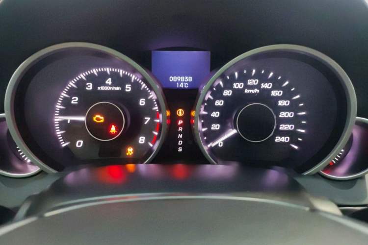 Used Acura ZDX 2012 3.7 Standard Edition Odometer Close Up
