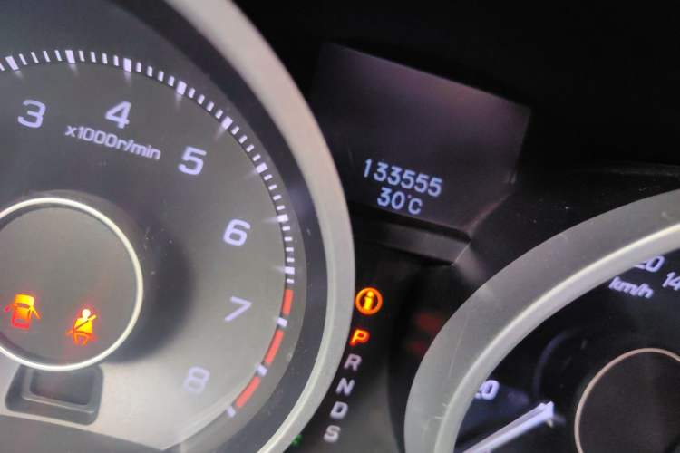 Used Acura ZDX 2012 3.7 Standard Edition Odometer Close Up