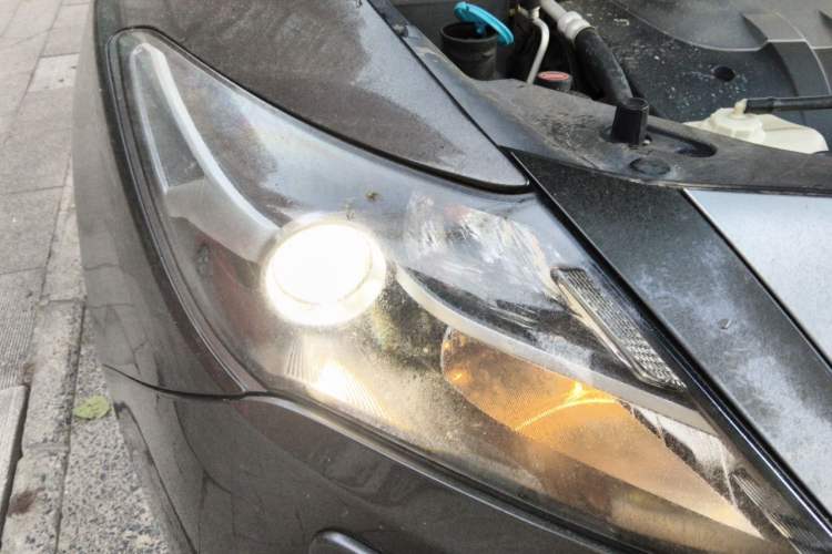 Used Acura ZDX 2012 3.7 Standard Edition Right Front Headlight