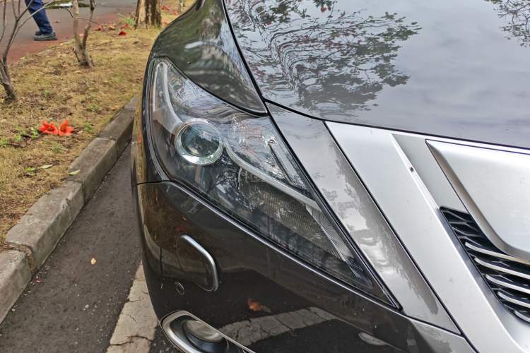 Used Acura ZDX 2012 3.7 Standard Edition Right Front Headlight
