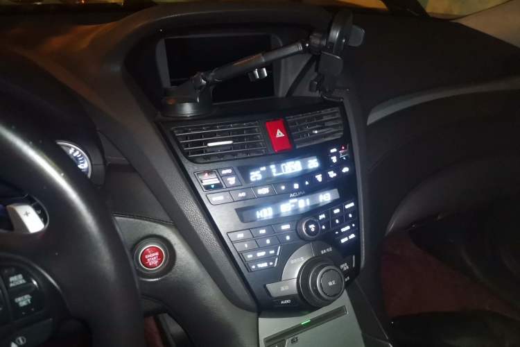 Used Acura ZDX 2012 3.7 Standard Edition Audio And AC Panel