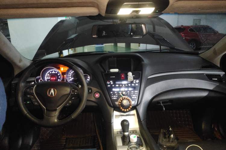 Used Acura ZDX 2012 3.7 Standard Edition Center Console