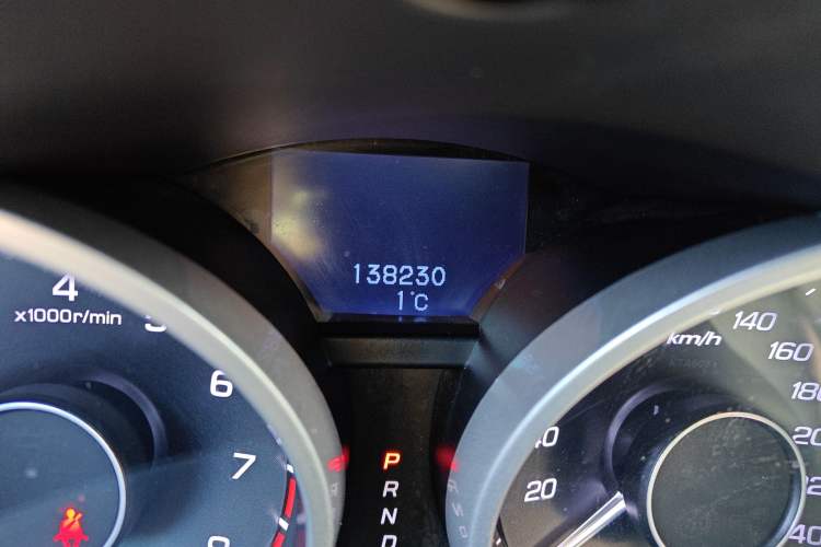 Used Acura ZDX 2012 3.7 Standard Edition Odometer Close Up