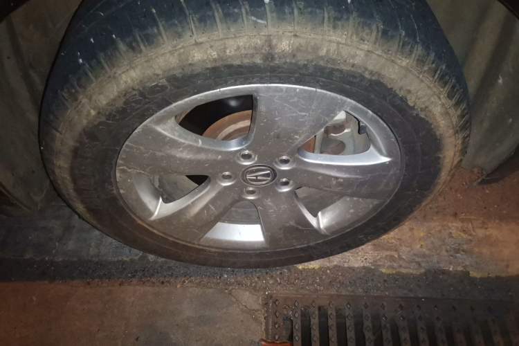 Used Acura ZDX 2012 3.7 Standard Edition Right Front Wheel Hub