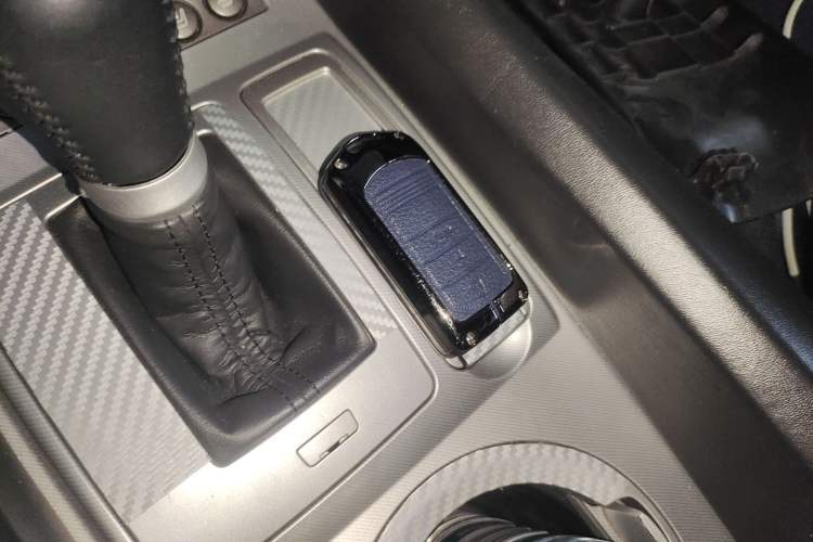 Used Acura ZDX 2012 3.7 Standard Edition Vehicle Key