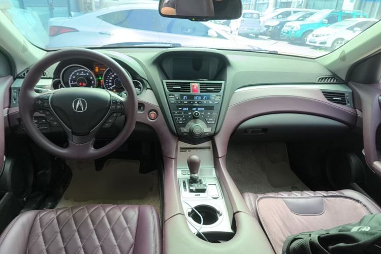 Used Acura ZDX 2012 3.7 Standard Edition Center Console