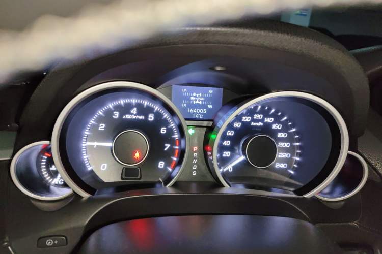 Used Acura ZDX 2012 3.7 Standard Edition Odometer Close Up