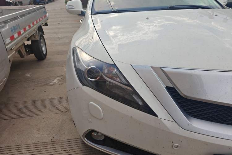 Used Acura ZDX 2012 3.7 Standard Edition Right Front Headlight