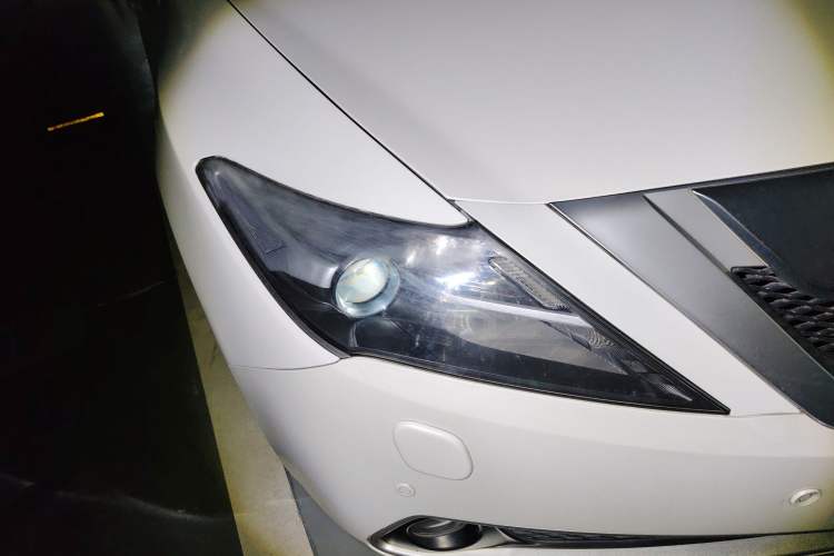Used Acura ZDX 2012 3.7 Standard Edition Right Front Headlight