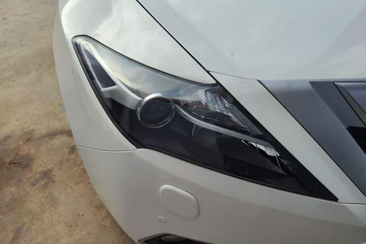 Used Acura ZDX 2012 3.7 Standard Edition Right Front Headlight