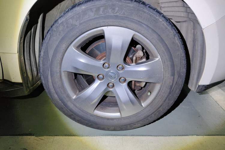 Used Acura ZDX 2012 3.7 Standard Edition Right Front Wheel Hub