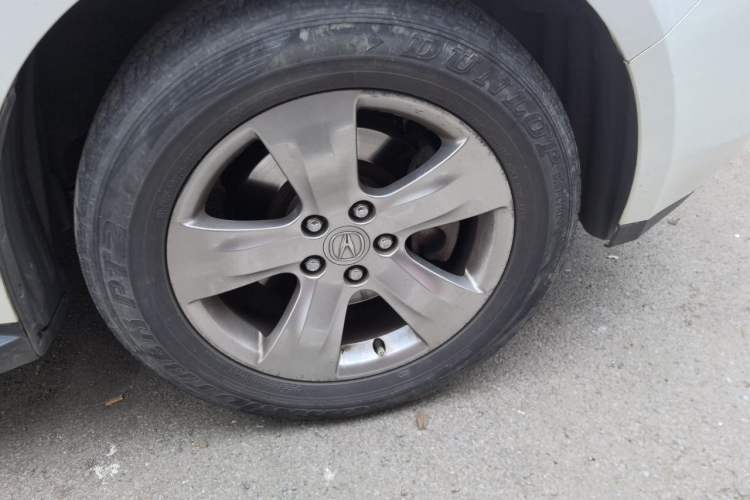 Used Acura ZDX 2012 3.7 Standard Edition Right Front Wheel Hub