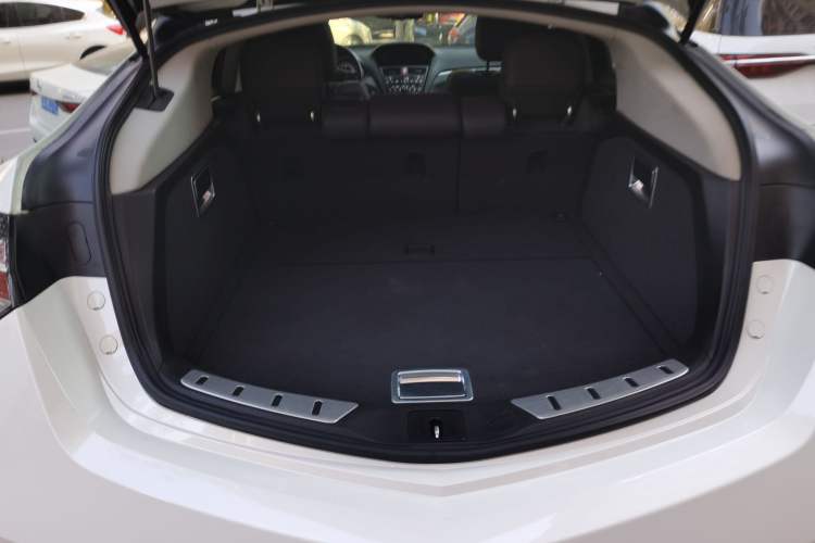Used Acura ZDX 2012 3.7 Standard Edition Trunk