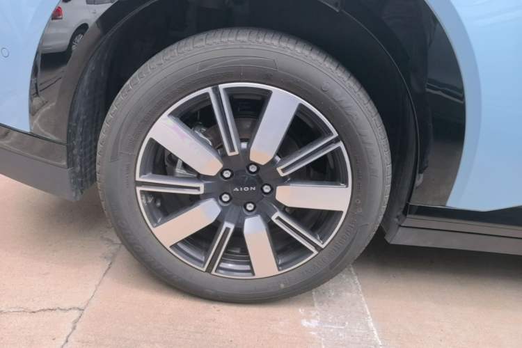 Used AION N60 2026 610 LiDAR Ultra Right Rear Wheel Hub