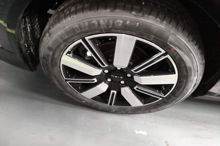 Used AION N60 2026 510 LiDAR Ultra Right Rear Wheel Hub