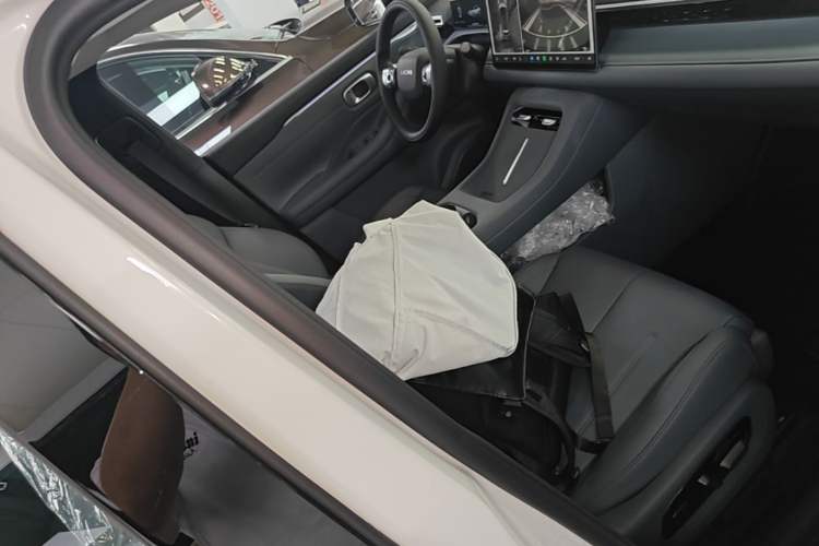 Used AION N60 2026 510 LiDAR Ultra Right Front Seat