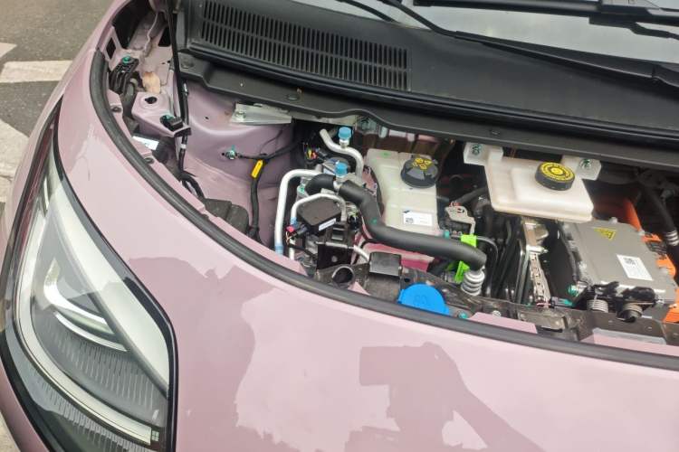 Used AION UT Super 2026 Model: Standard Edition Engine Bay Right