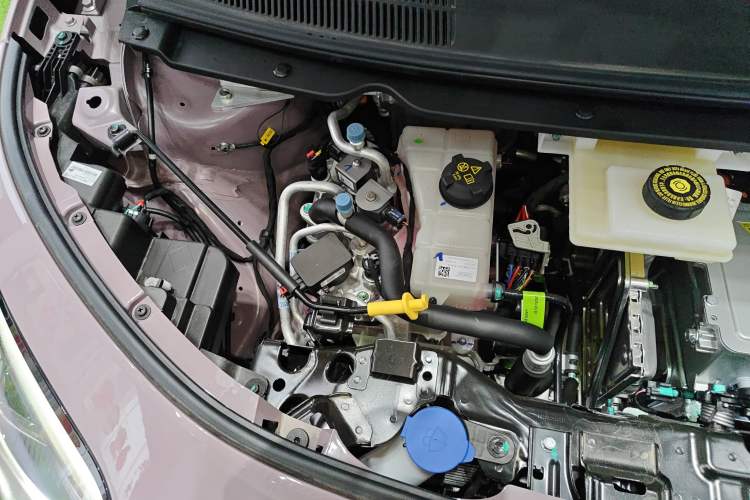 Used AION UT Super 2026 Model: Standard Edition Engine Bay Right