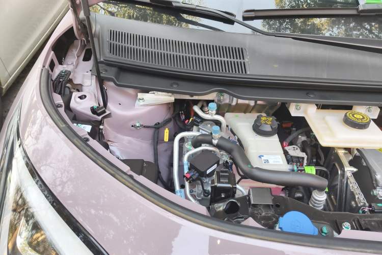 Used AION UT Super 2026 Model: Standard Edition Engine Bay Right