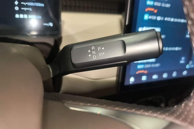 Used AION UT Super 2026 Model: Standard Edition Gear Lever