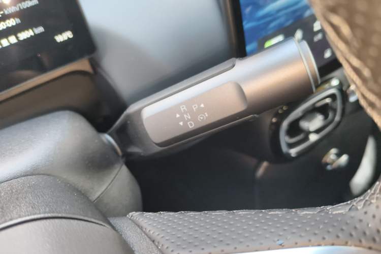Used AION UT Super 2026 Model: Standard Edition Gear Lever