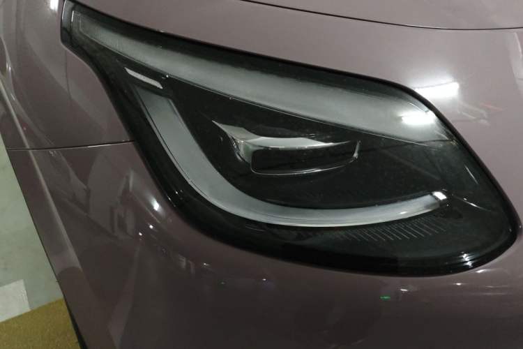 Used AION UT Super 2026 Model: Standard Edition Right Front Headlight