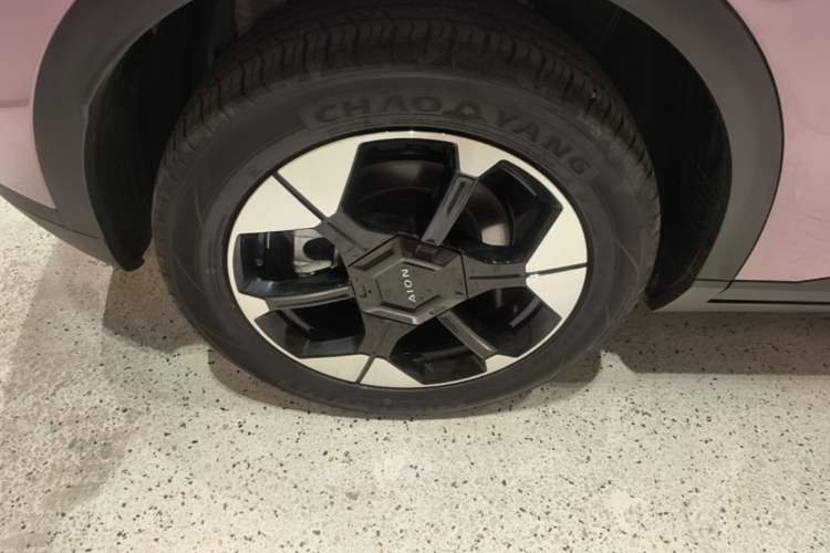 Used AION UT Super 2026 Model: Standard Edition Right Rear Wheel Hub