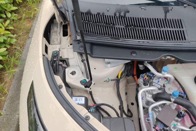Used AION UT Super 2026 Model: Standard Edition Engine Bay Right