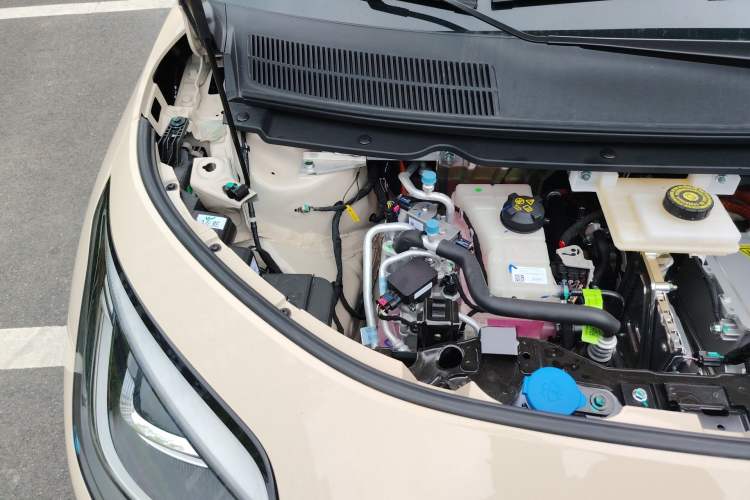 Used AION UT Super 2026 Model: Standard Edition Engine Bay Right