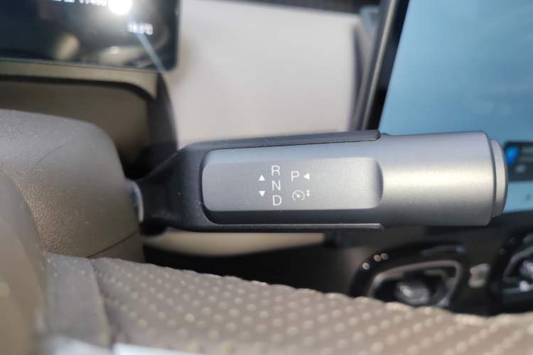 Used AION UT Super 2026 Model: Standard Edition Gear Lever