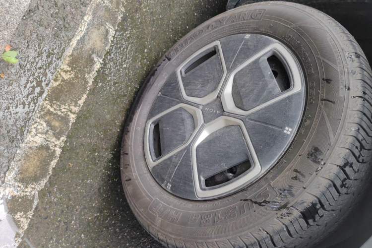 Used AION UT Super 2026 Model: Standard Edition Right Front Wheel Hub