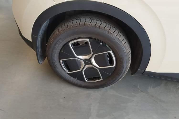 Used AION UT Super 2026 Model: Standard Edition Exterior 5